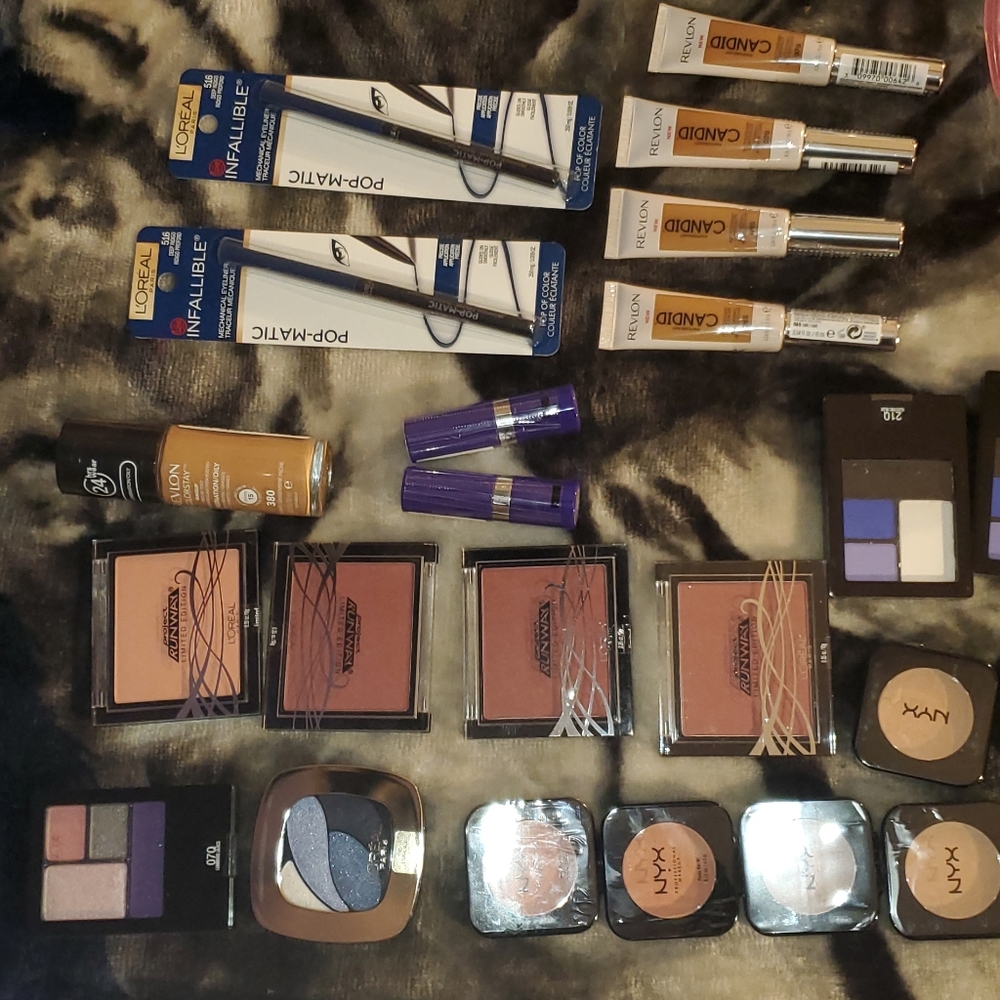 Verity of makeup 3 to 4 dollars